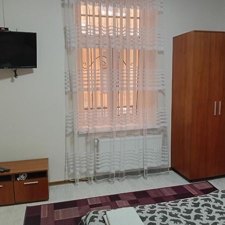 Two-Bedroom Apartment In 10 Min To The Opera Theatre Lwów Zewnętrze zdjęcie